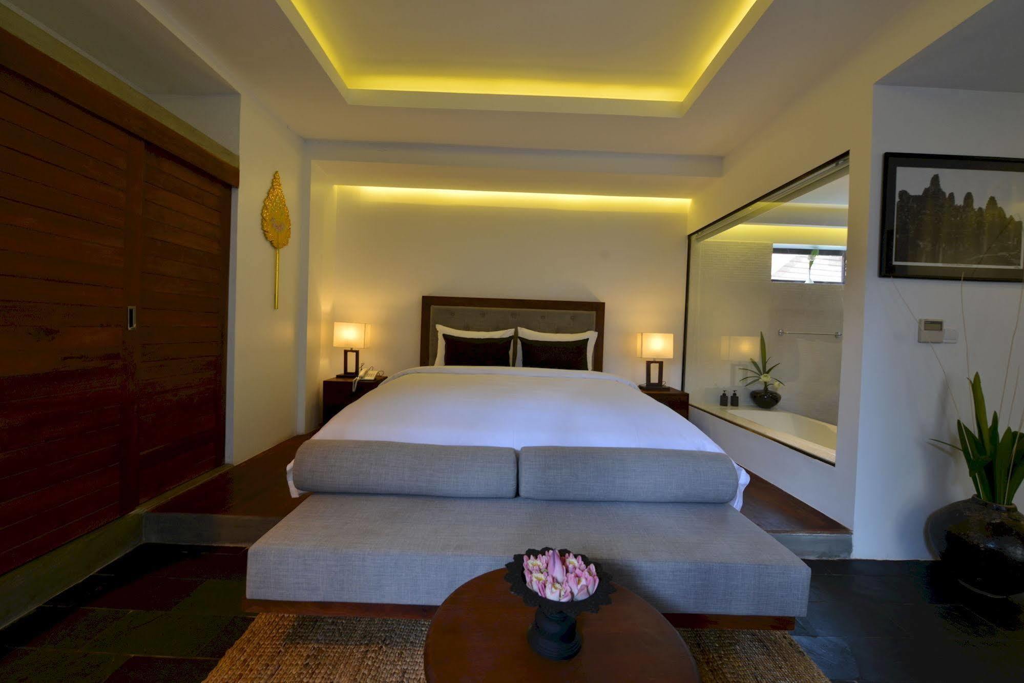 Solitaire Damnak Villa Hotel Siem Reap Exterior foto