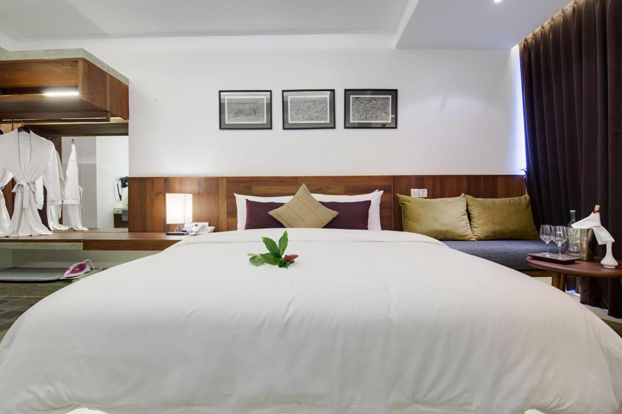 Solitaire Damnak Villa Hotel Siem Reap Exterior foto